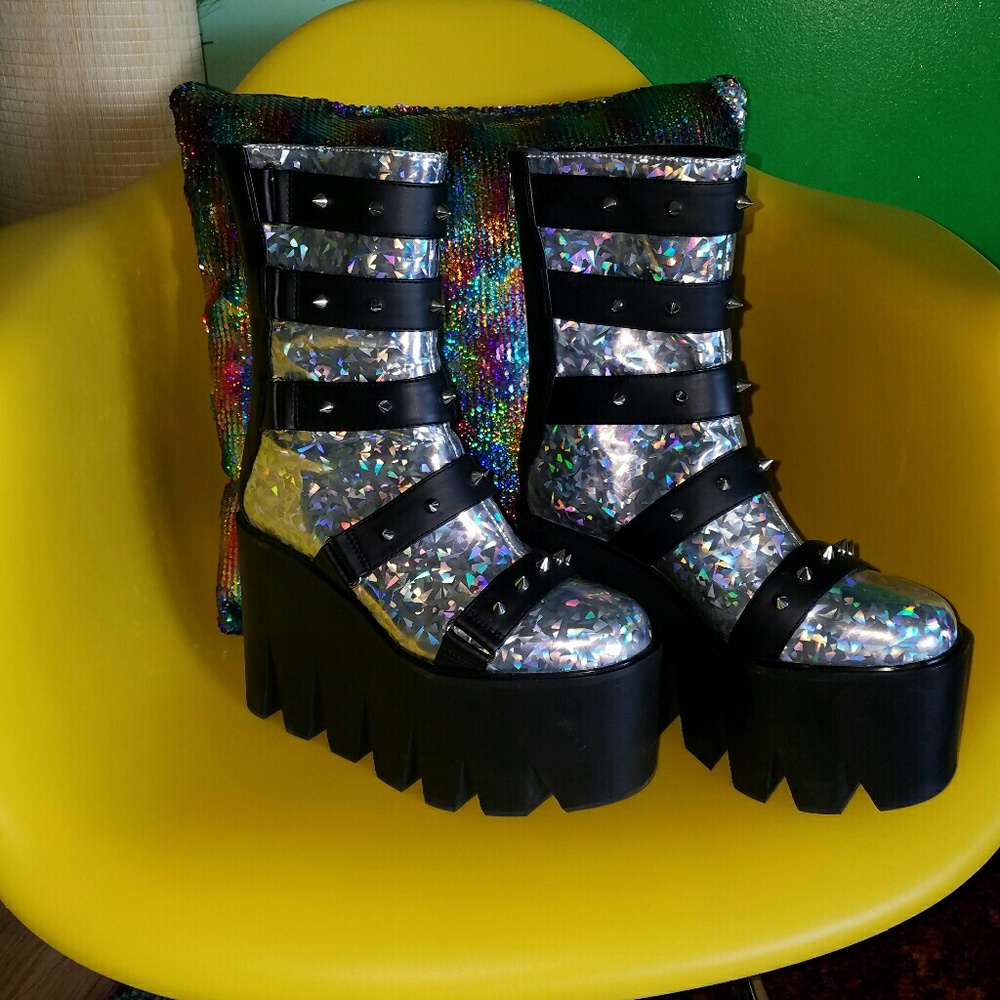 RARE HOLOGRAPHIC SPIKE SHATTER PLATFORMS